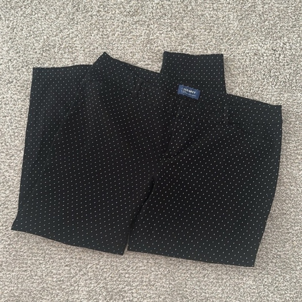Old Navy Women's Plus Black tiers print Dot Mid Rise Cropped Pixie Pants Size 16